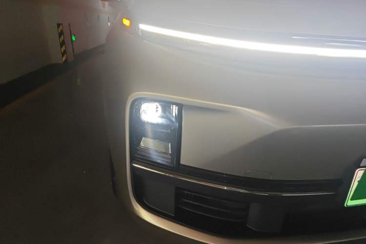 Used Li Auto L9 2022 Max model Right Front Headlight