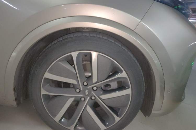 Used Li Auto L9 2022 Max model Right Front Wheel Hub