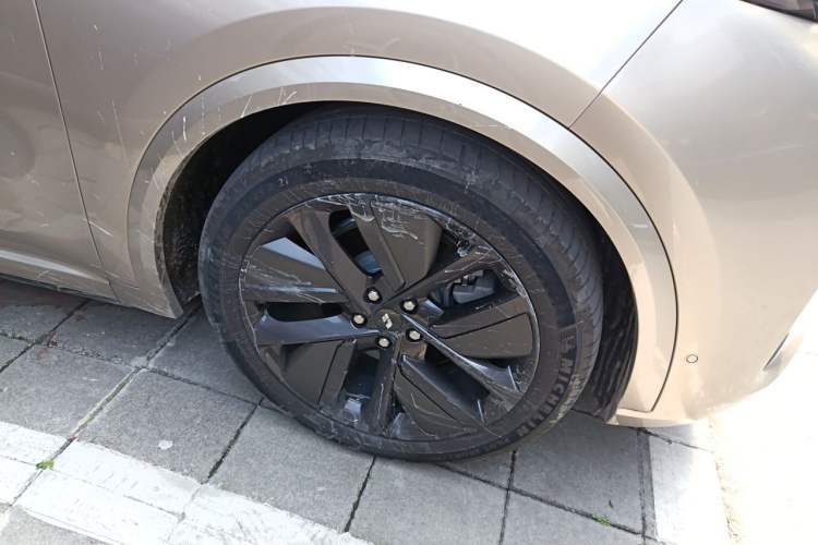 Used Li Auto L9 2022 Max model Right Front Wheel Hub