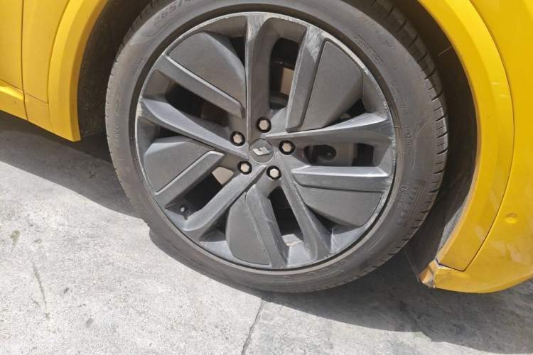 Used Li Auto L9 2022 Max model Right Front Wheel Hub