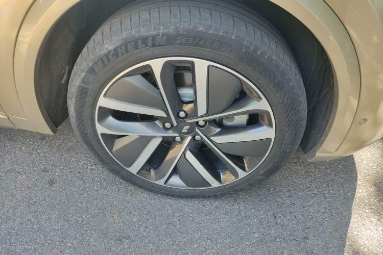 Used Li Auto L9 2022 Max model Right Front Wheel Hub