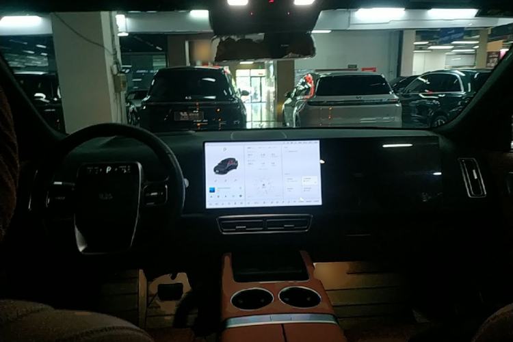 Used Li Auto L9 2023 Pro Model Center Console