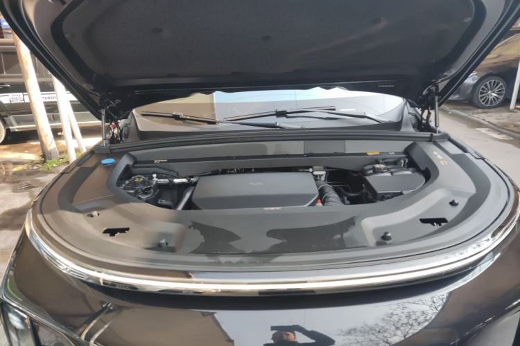Used Li Auto L9 2023 Pro Model Engine Bay