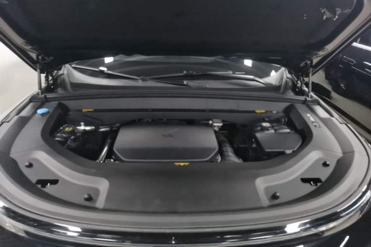 Used Li Auto L9 2023 Pro Model Engine Bay