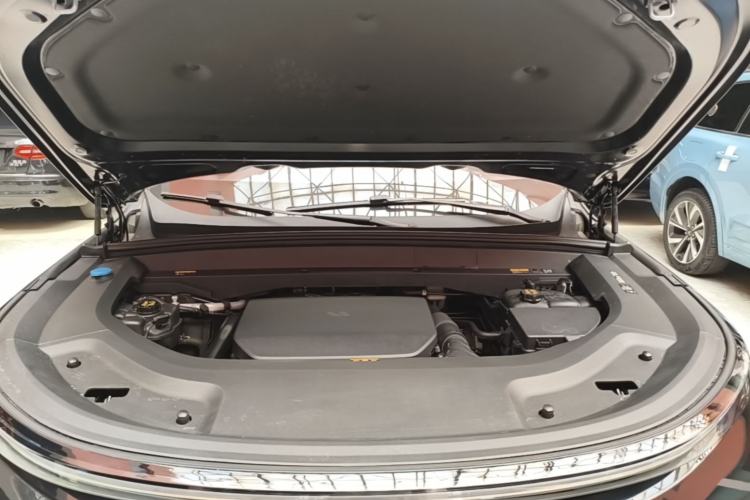 Used Li Auto L9 2023 Pro Model Engine Bay