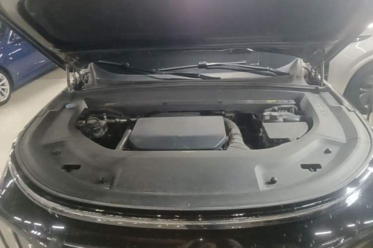 Used Li Auto L9 2023 Pro Model Engine Bay
