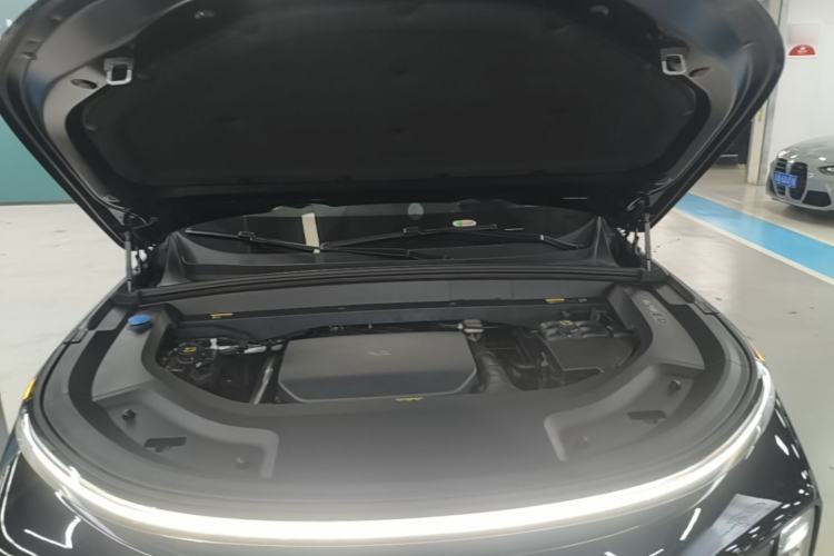 Used Li Auto L9 2023 Pro Model Engine Bay