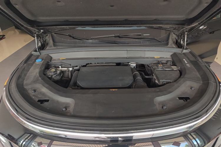 Used Li Auto L9 2023 Pro Model Engine Bay