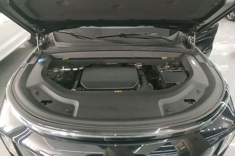 Used Li Auto L9 2023 Pro Model Engine Bay