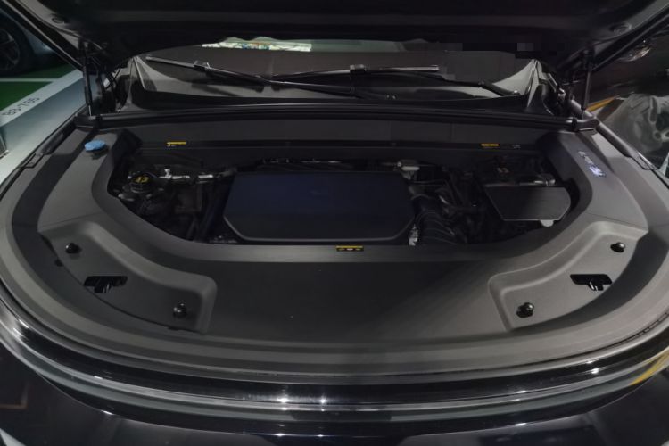 Used Li Auto L9 2023 Pro Model Engine Bay