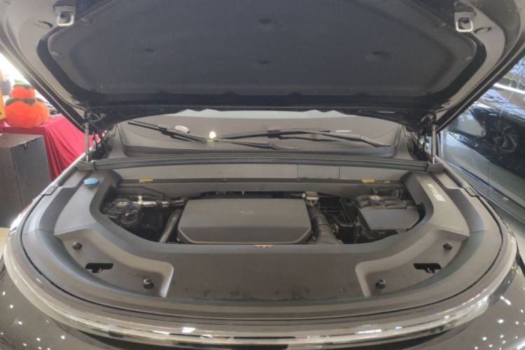 Used Li Auto L9 2023 Pro Model Engine Bay
