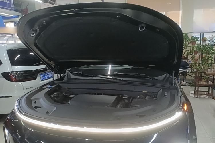 Used Li Auto L9 2023 Pro Model Engine Bay