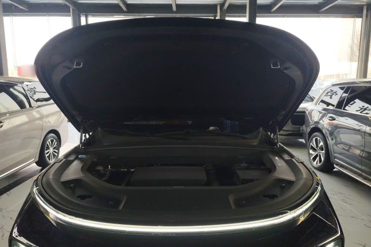 Used Li Auto L9 2023 Pro Model Engine Bay