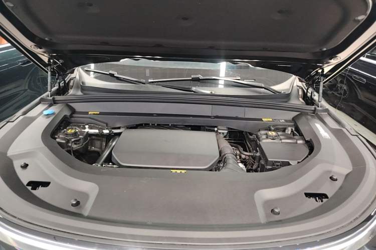 Used Li Auto L9 2023 Pro Model Engine Bay