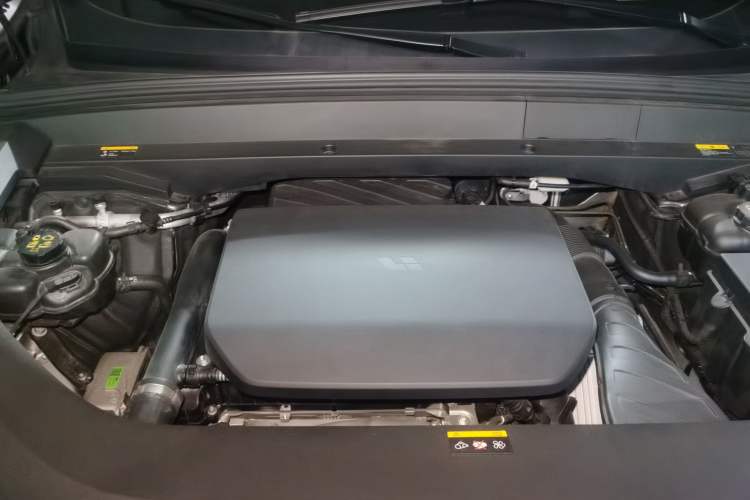 Used Li Auto L9 2023 Pro Model Engine Bay