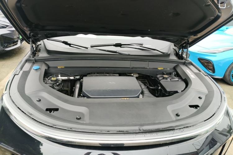 Used Li Auto L9 2023 Pro Model Engine Bay