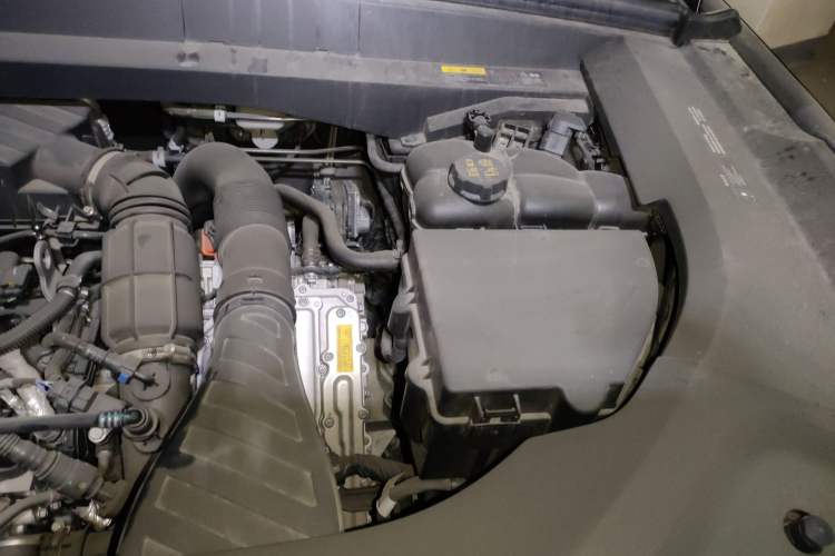 Used Li Auto L9 2023 Pro Model Engine Bay Left