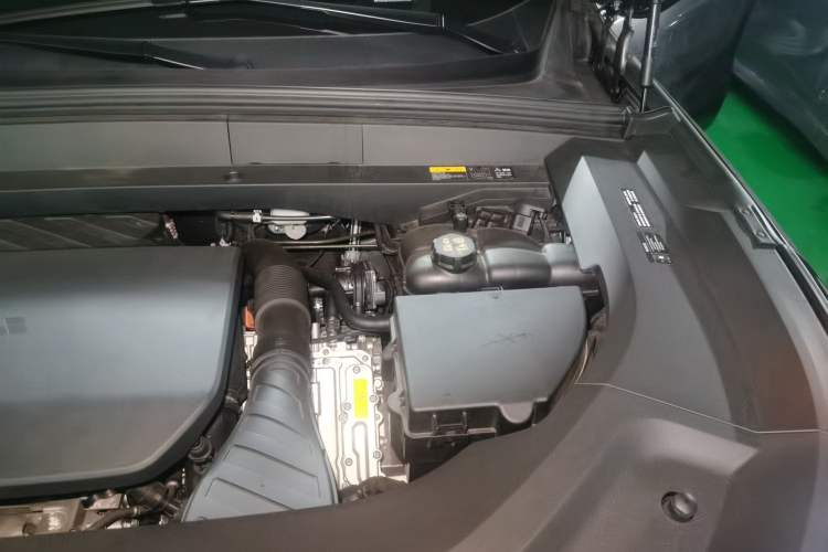 Used Li Auto L9 2023 Pro Model Engine Bay Left