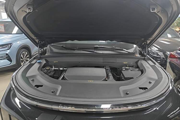 Used Li Auto L9 2023 Pro Model Engine Bay