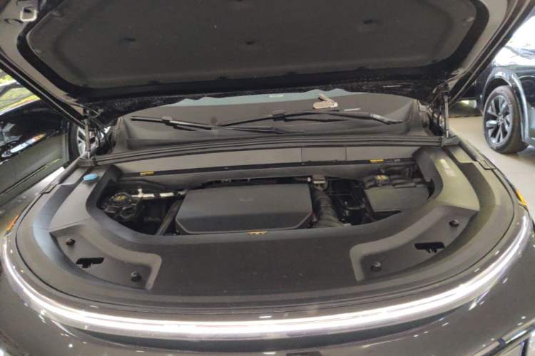 Used Li Auto L9 2023 Pro Model Engine Bay