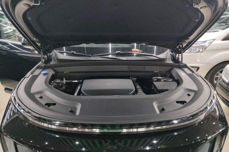 Used Li Auto L9 2023 Pro Model Engine Bay