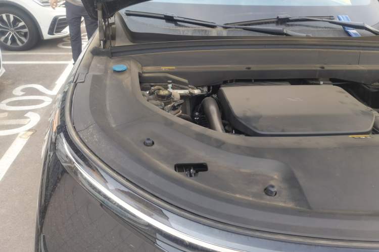 Used Li Auto L9 2023 Pro Model Engine Bay Right