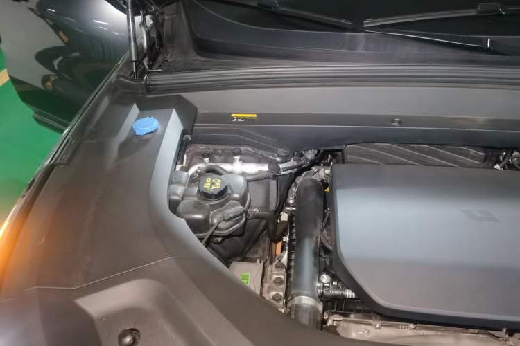 Used Li Auto L9 2023 Pro Model Engine Bay Right