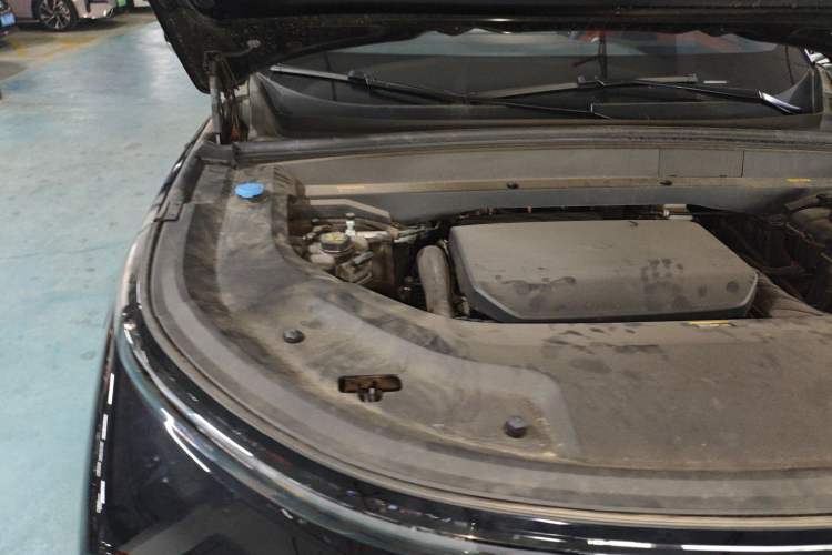 Used Li Auto L9 2023 Pro Model Engine Bay Right