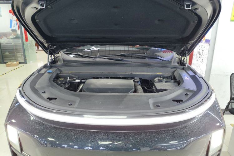 Used Li Auto L9 2023 Pro Model Engine Bay