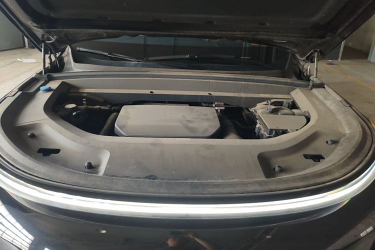 Used Li Auto L9 2023 Pro Model Engine Bay