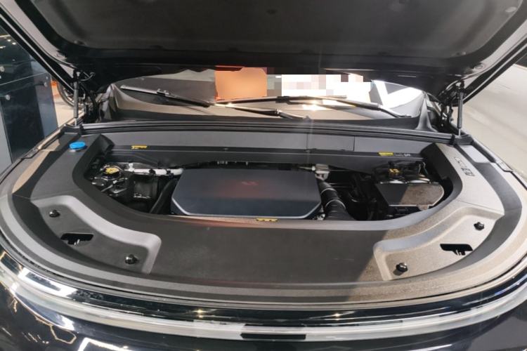 Used Li Auto L9 2023 Pro Model Engine Bay