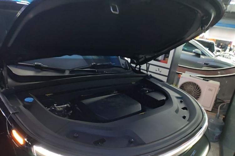 Used Li Auto L9 2023 Pro Model Engine Bay