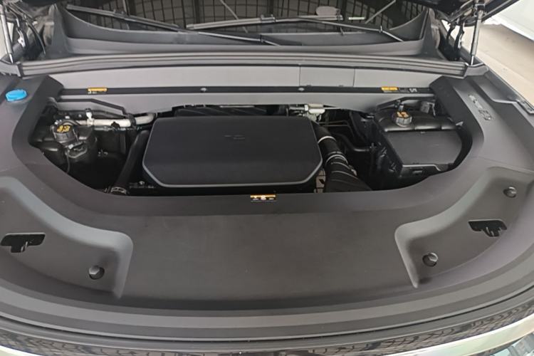 Used Li Auto L9 2023 Pro Model Engine Bay
