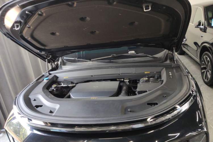 Used Li Auto L9 2023 Pro Model Engine Bay