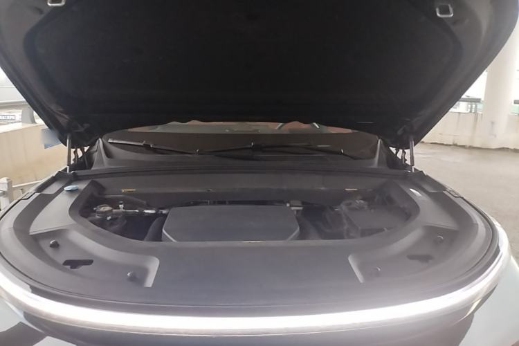 Used Li Auto L9 2023 Pro Model Engine Bay