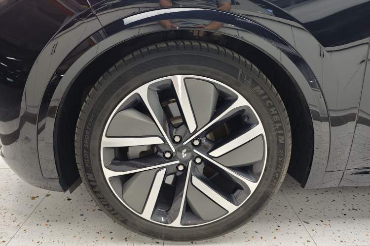 Used Li Auto L9 2023 Pro Model Exterior 4
