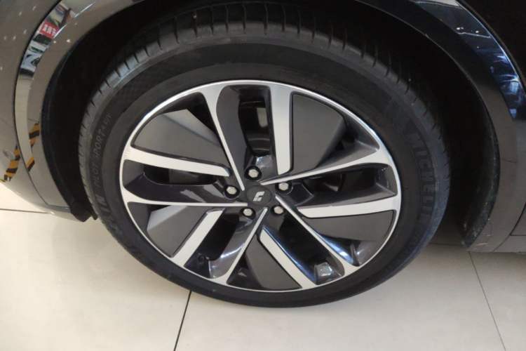 Used Li Auto L9 2023 Pro Model Exterior 4