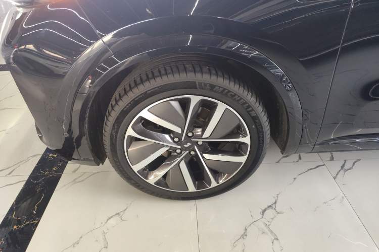 Used Li Auto L9 2023 Pro Model Exterior 4