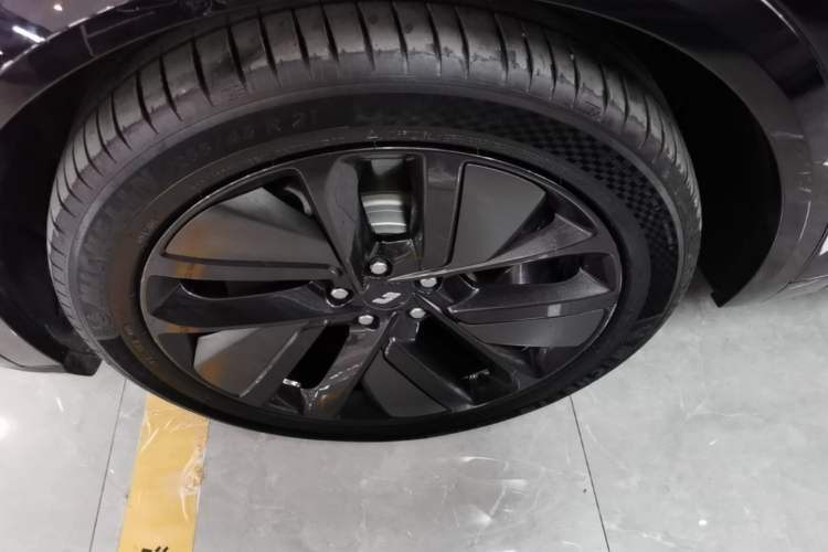 Used Li Auto L9 2023 Pro Model Exterior 4