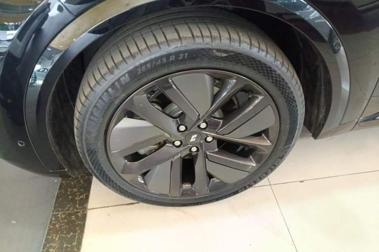 Used Li Auto L9 2023 Pro Model Exterior 4