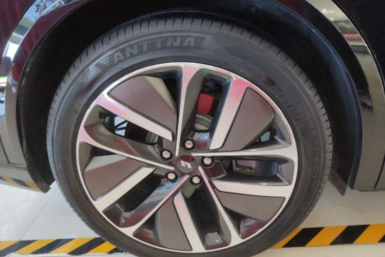 Used Li Auto L9 2023 Pro Model Exterior 5