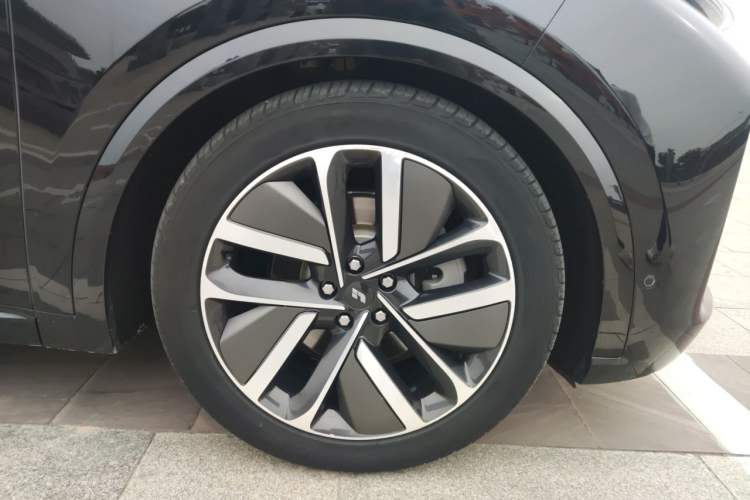 Used Li Auto L9 2023 Pro Model Exterior 7