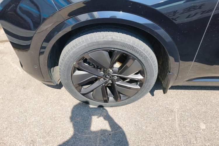 Used Li Auto L9 2023 Pro Model Left Front Wheel Hub