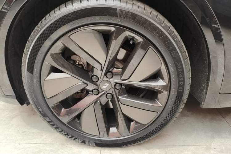 Used Li Auto L9 2023 Pro Model Left Front Wheel Hub