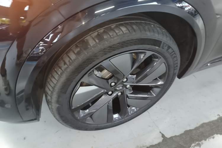 Used Li Auto L9 2023 Pro Model Left Front Wheel Hub