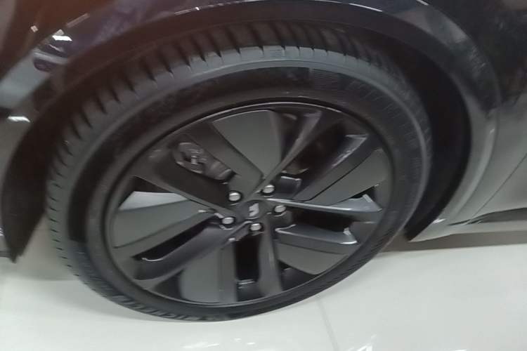 Used Li Auto L9 2023 Pro Model Left Front Wheel Hub
