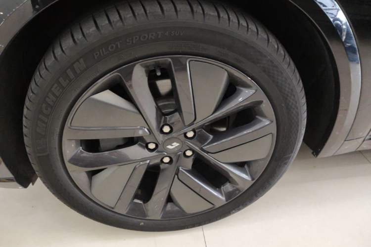Used Li Auto L9 2023 Pro Model Left Front Wheel Hub
