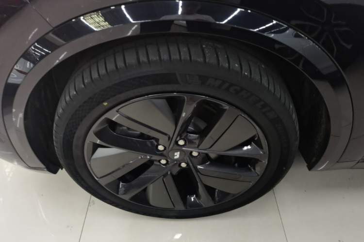 Used Li Auto L9 2023 Pro Model Left Front Wheel Hub