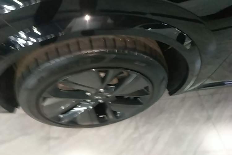 Used Li Auto L9 2023 Pro Model Left Front Wheel Hub