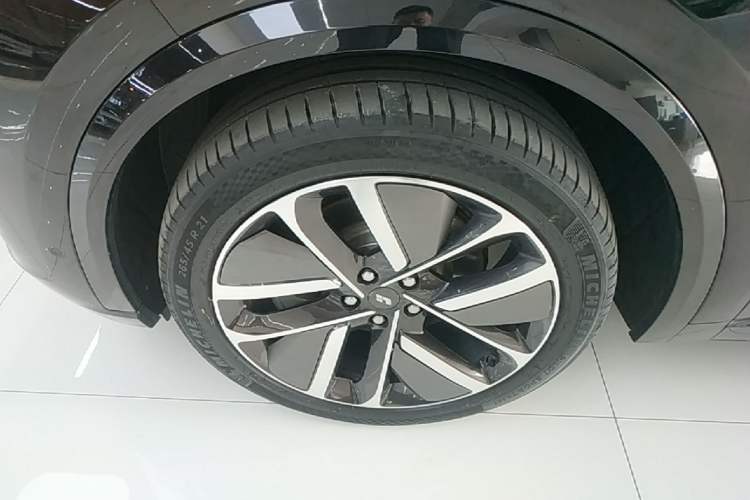 Used Li Auto L9 2023 Pro Model Left Front Wheel Hub